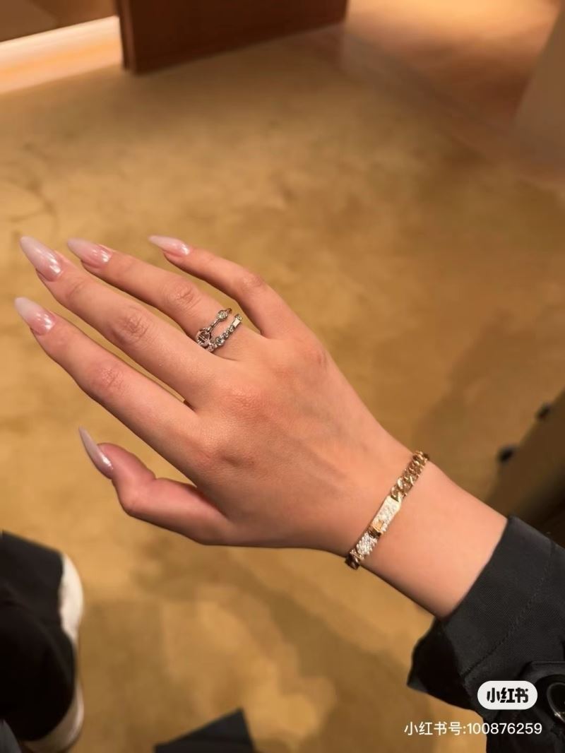 H**me5 rings